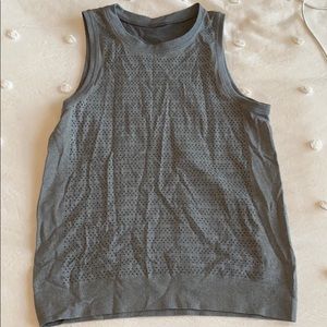 Lulu lemon tank size 4